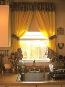 modern-kitchen-curtains