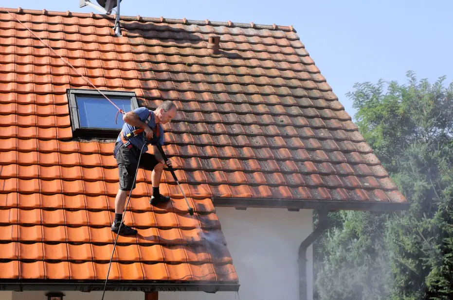 roof-cleaning-comparison
