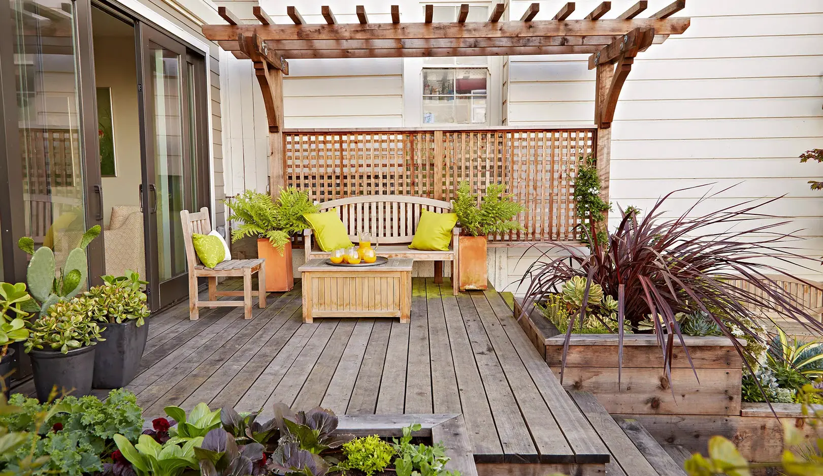 landscaping ideas for small backyard