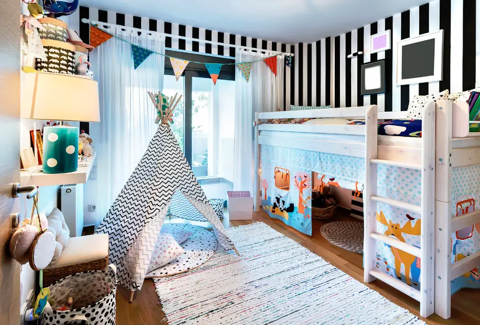 kids bedroom with bunk bed
