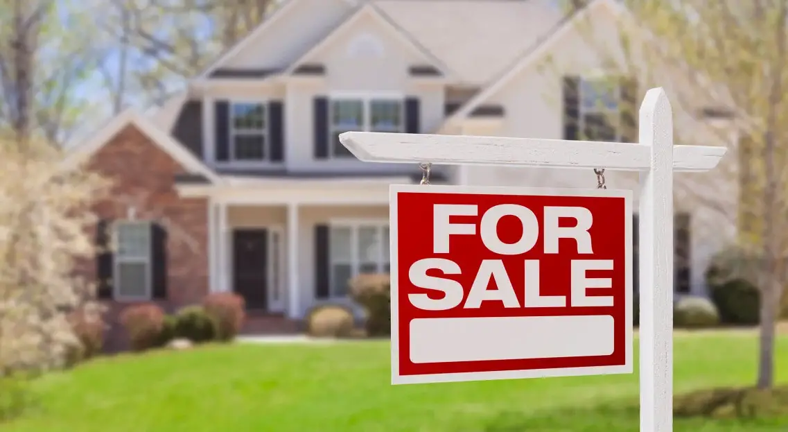 What to Consider Before Selling Your House
